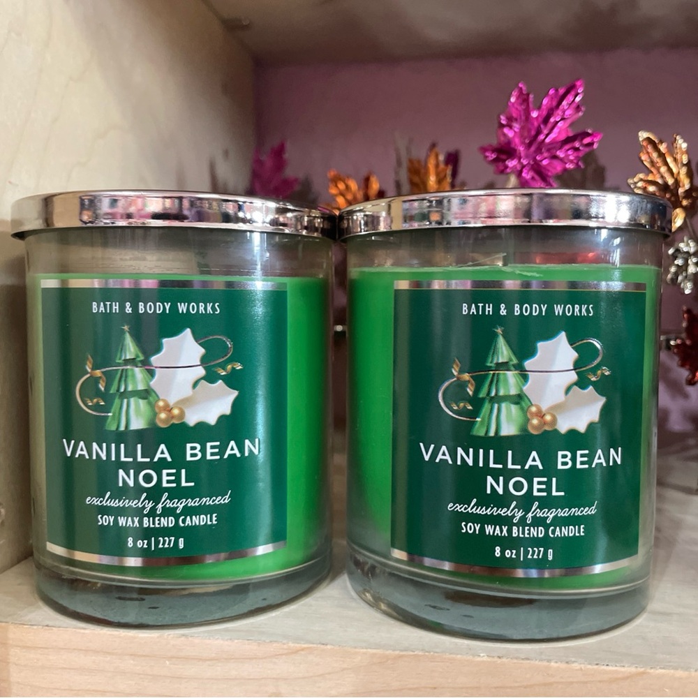 2 Bath & Body Works Vanilla Bean Noel Green Candle